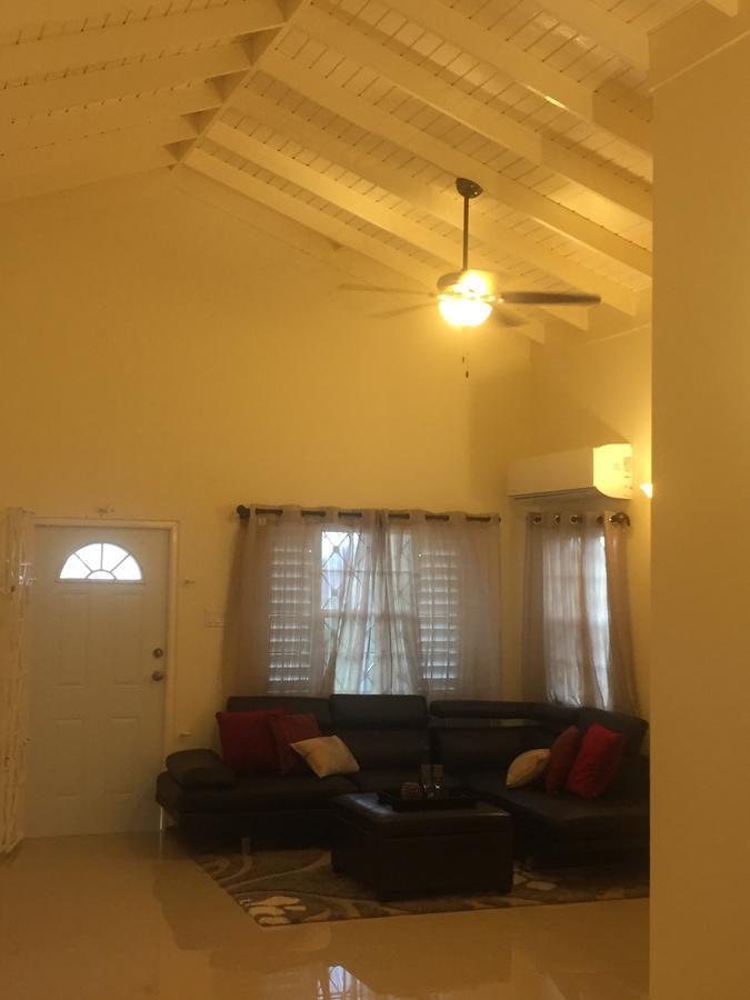 N2N Suites - Ochio Rios Vacation Home Ocho Rios Eksteriør bilde